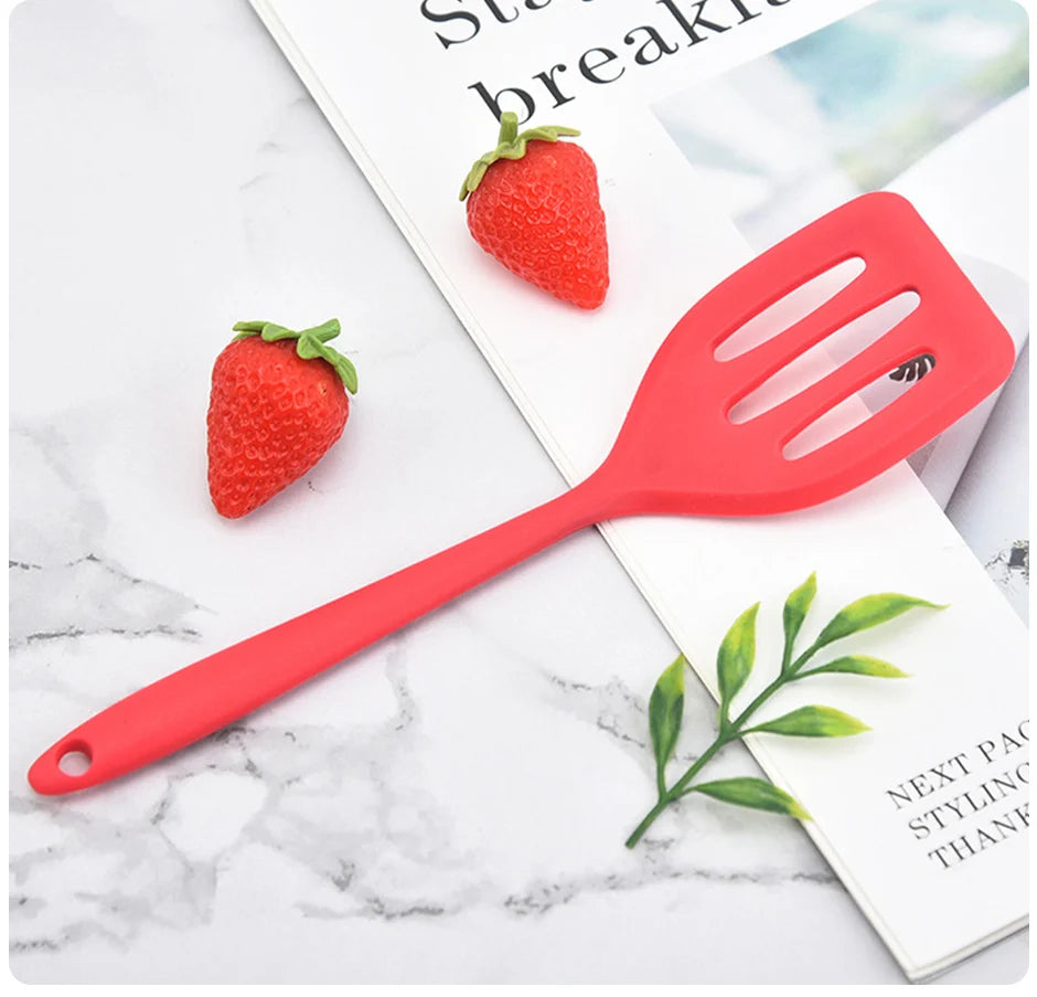 Small Silicone Dpatula Heat-resistant and Non Stick Pan Frying Spatula Flat Bottom Pan Spatula Kitchen Tool