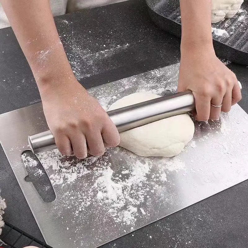 A Stainless Steel Moisture Proof And Drop Resistant Kitchen Baking Tools Household Non-Deformable Rolling Pin Flour Crust Press