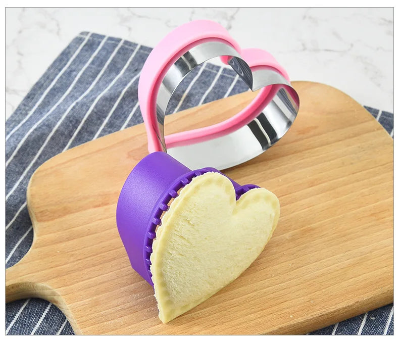 Sandwich Cutters for Kids Set with Sealer DIY Cookie Cutter Shapes Christmas Tree Sandwich Makers for Boys Girls Lunch Bento Box