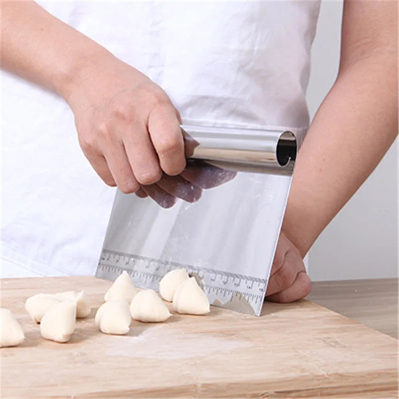 1PC Stainless Steel Dough Pastry Scraper Pizza Cutter Chopper with Measuring Scale Multipurpose Cake Bread Separator Scale Knife