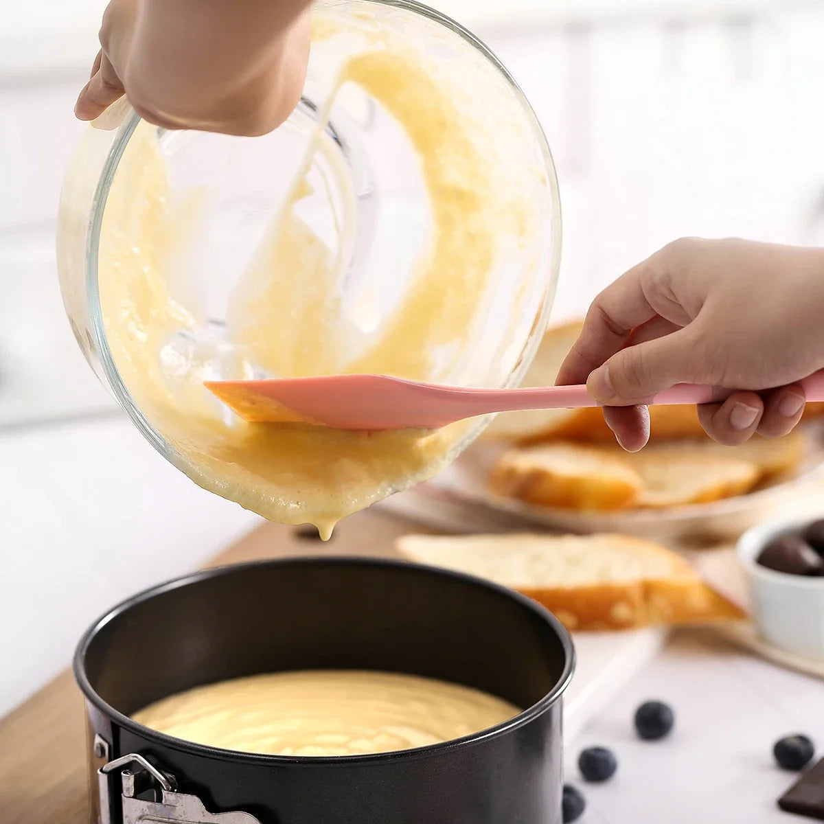 1pc Silicone Scraper High-temperature Resistant Integrated Silicone Scraper Cream Cake Smoothing Knife Baking Silicone Scraper